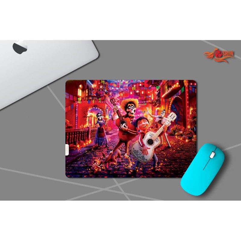 

MOUSEPAD 23X31 CM TEMA ANIMASI KELUARGA COCO TIPE 01