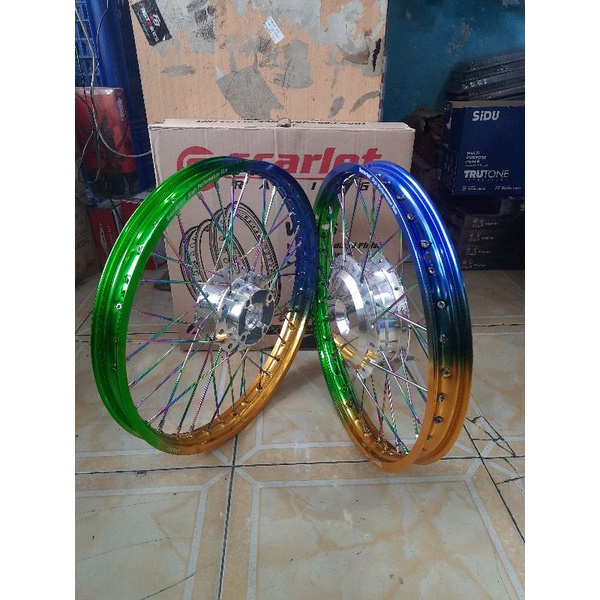 velg scarlet ring17 ukuran 17X140 warna pelangi jari" pelangi buat motor beat scoopy vario genio