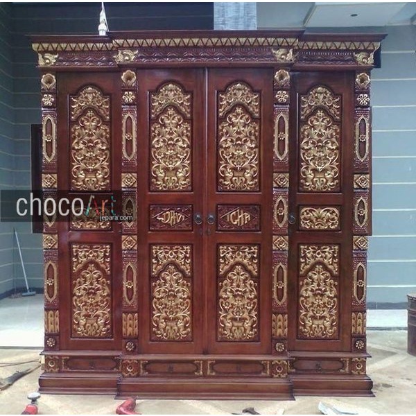 Lemari Pakaian Ukiran Gebyok by chocoart jepara / lemari ukiran mewah / lemari klasik jati jepara