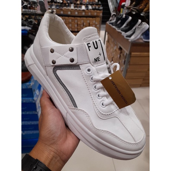 sneaker pria yongki komaladi