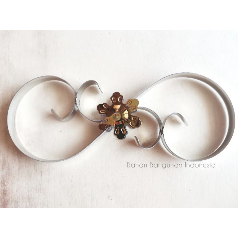 ORNAMEN AKSESORIES PAGAR STAINLESS Bunga S Emas