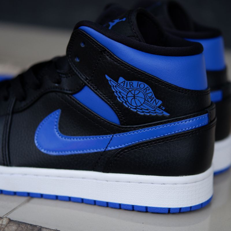 black and blue jordan one