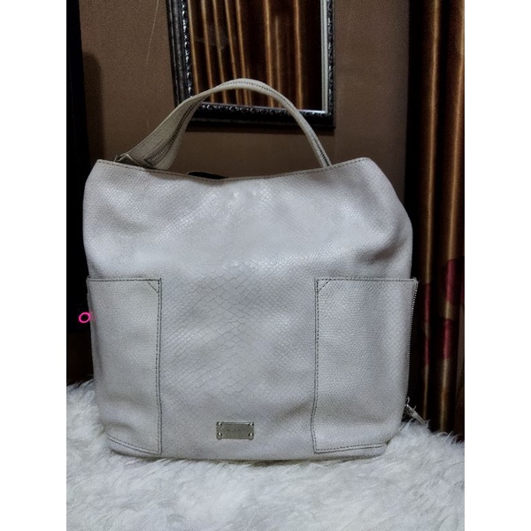 Tas Preloved Kulit Putih Breal