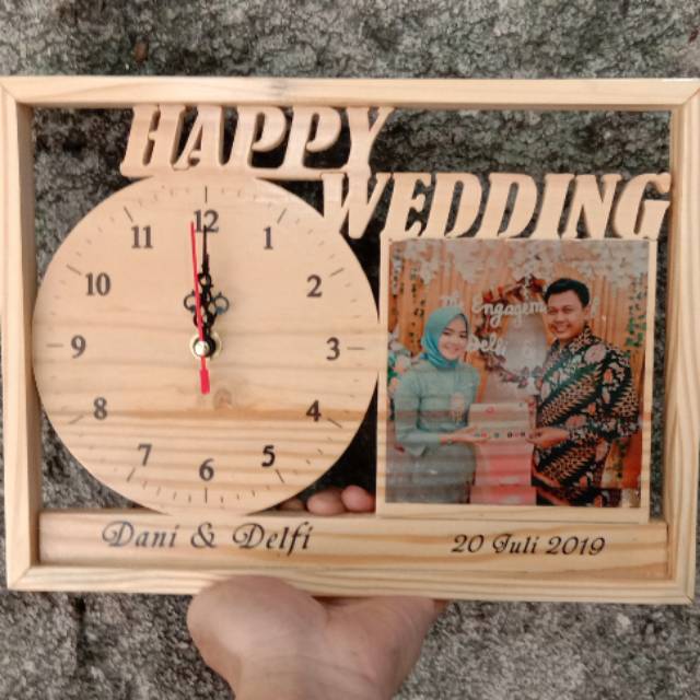  Jam  dinding  kayu  ukir Happy Wedding Custom  Shopee Indonesia 