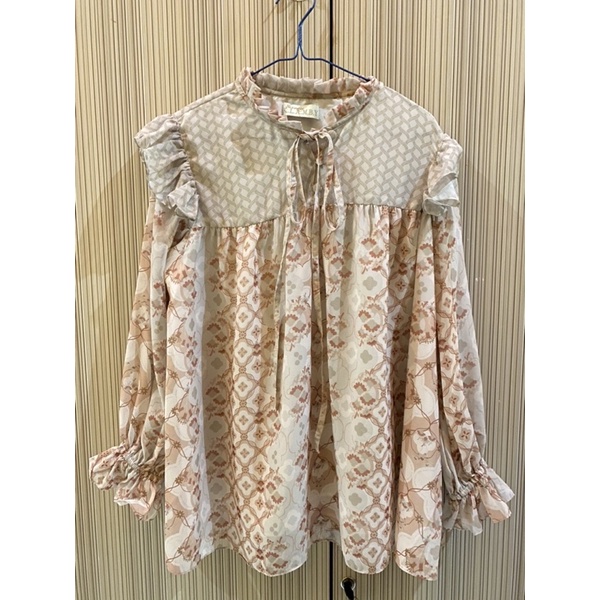 preloved clara blouse by wearing klamby