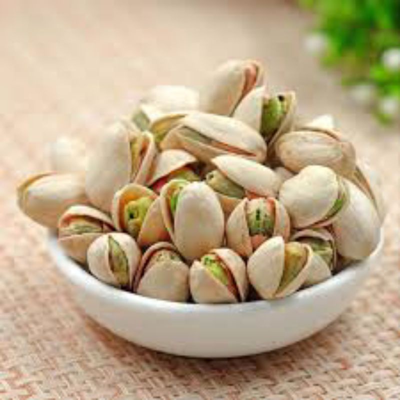 Kacang pistachio 500gr gurih dan renyah
