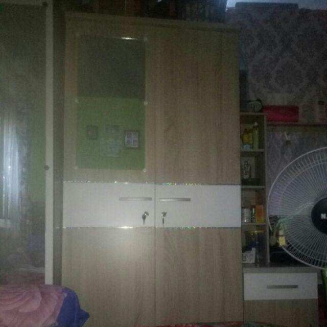 Lemari Pakaian 3 Pintu Cermin Lp 32 Ly