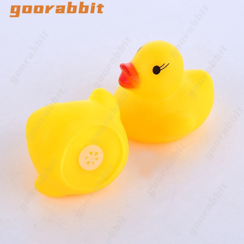 5pcs Mainan Mandi Bentuk Bebek Kuning Bahan Karet Untuk Anak