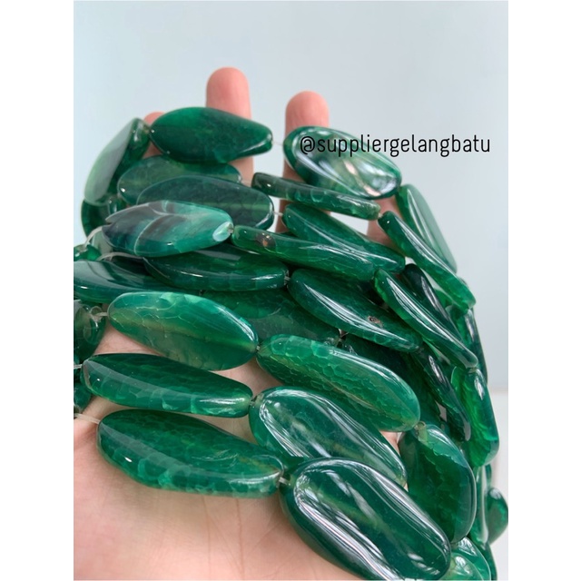 batu alam Penden simba oval hijau tua serat 2 x 4 cm dark green agate