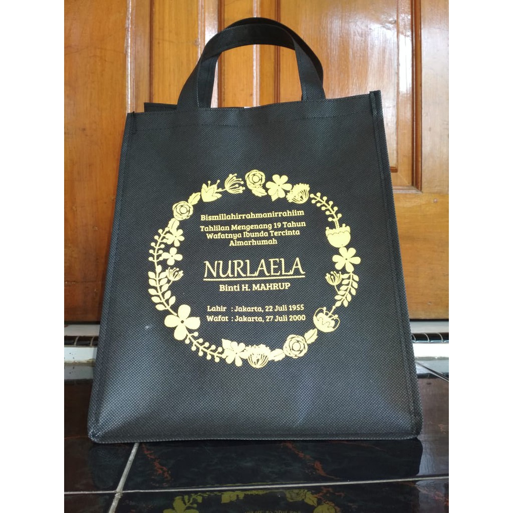 

Tas Tasyakuran | Tas Souvenir | Tas Bingkisan | Bahan Spunbond | 30x30x35