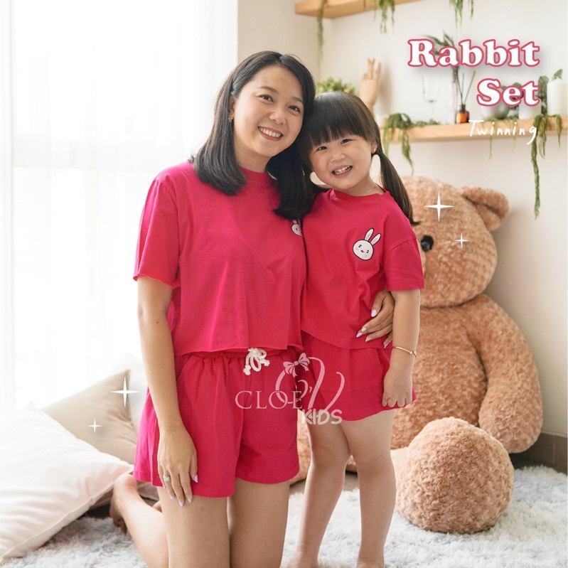 CLOEVKIDS - Setelan kaos dan celana pendek couple mom and kids - pinguin &amp; rabbit