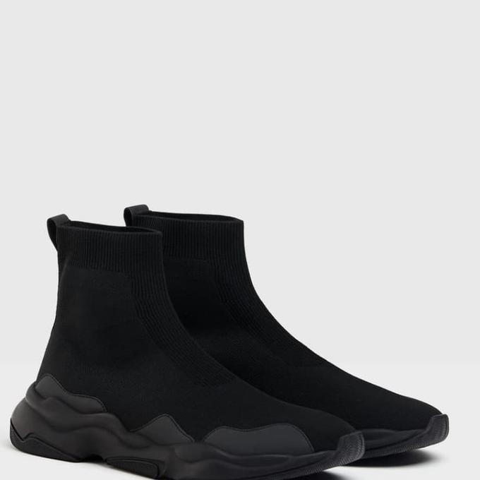 On Sale  Snikers Pria☛ Sepatu bershka trainers original store sepatu pria - Hitam, 40 BARANG BAGUS