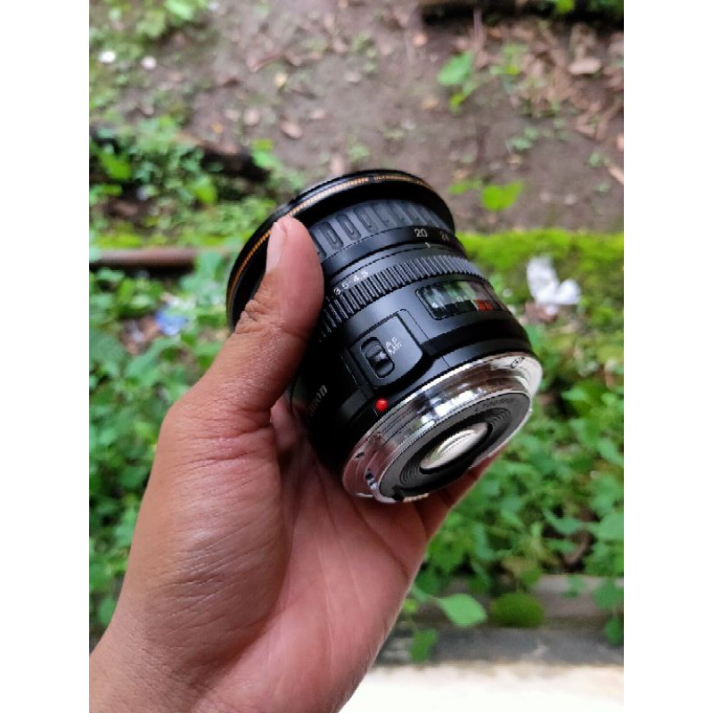lensa Canon EF 20-35mm