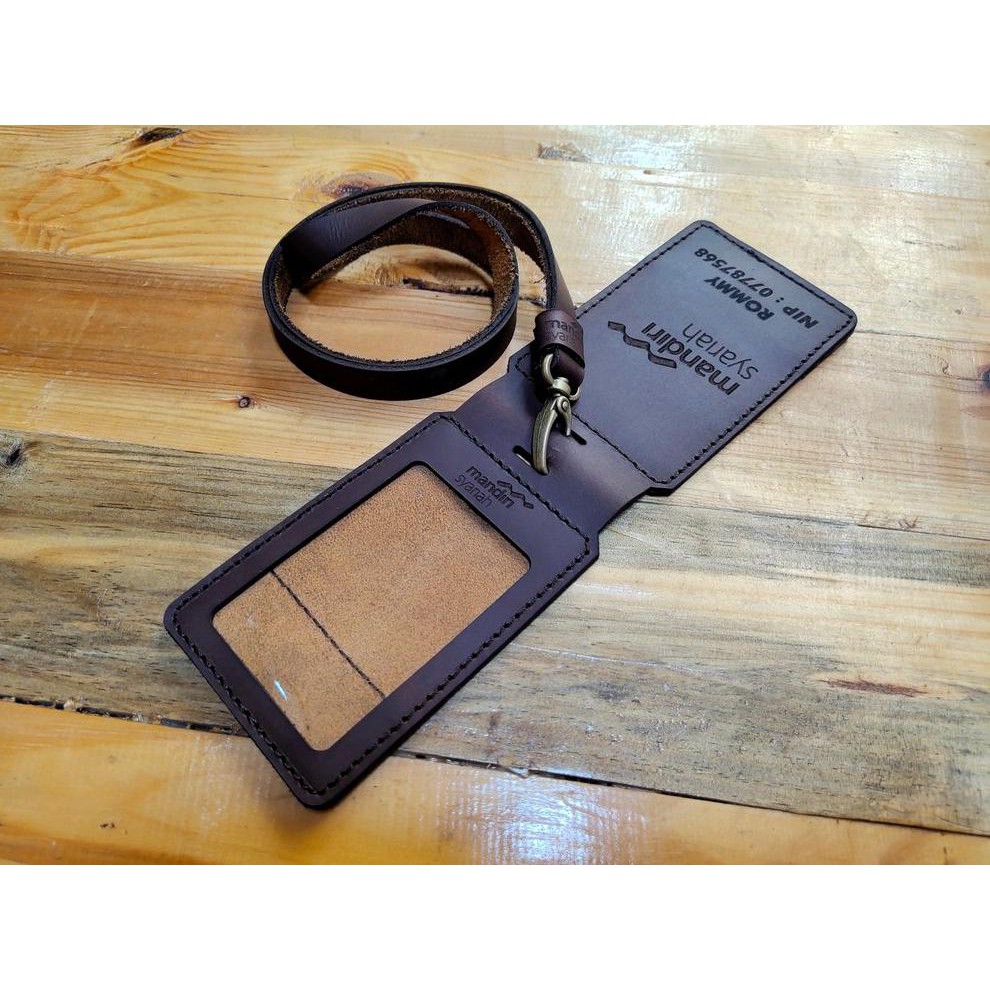 

ID CARD HOLDER KULIT CUSTOM NAMA & LOGO MODEL LIPAT DUA