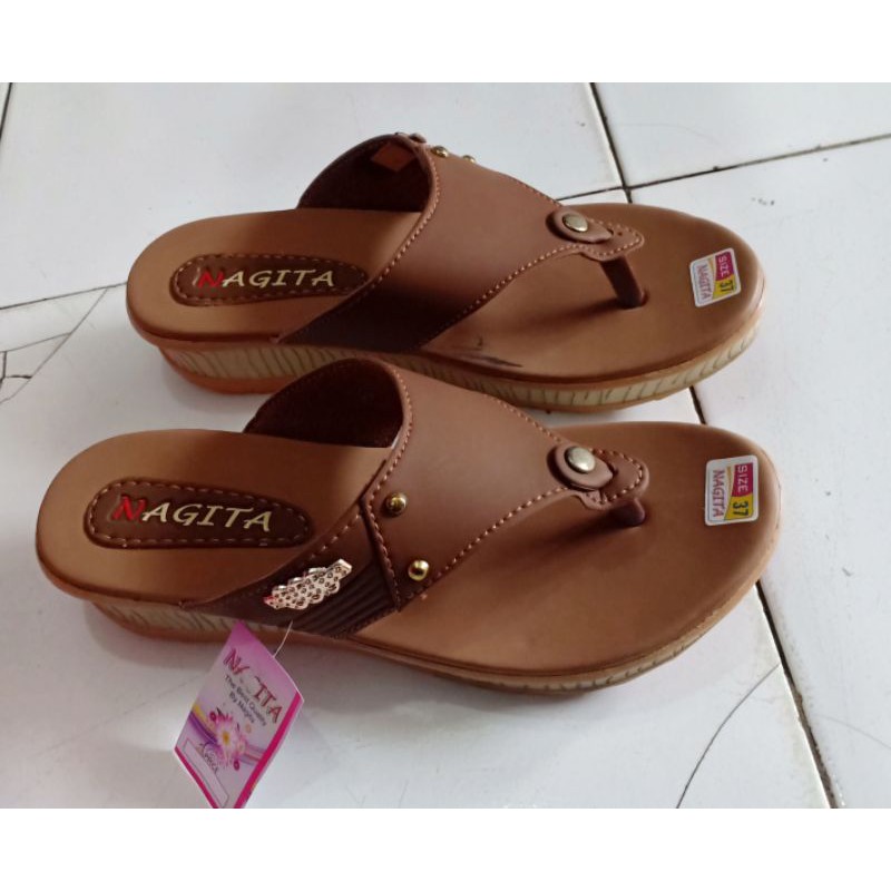 Sandal wanita/japit/berhak