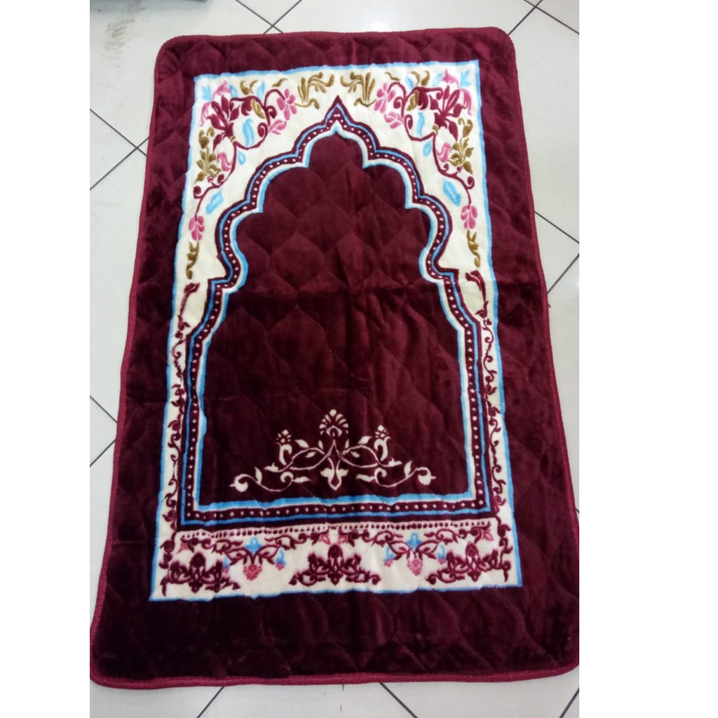 SAJADAH TEBAL BULU LEMBUT DAN HALUS