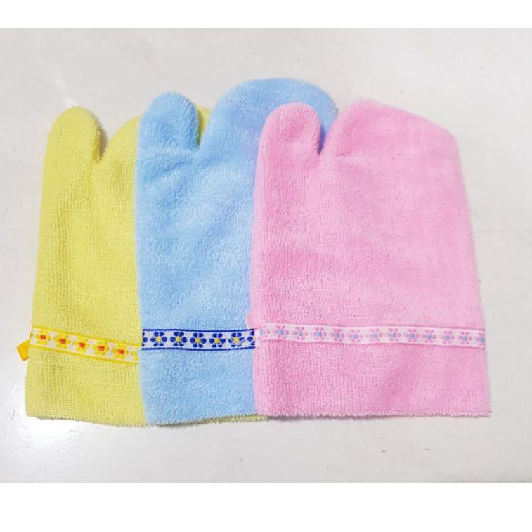 

ISI 12 PC Waslap kotak warna dan jari warna (ART. M7375)