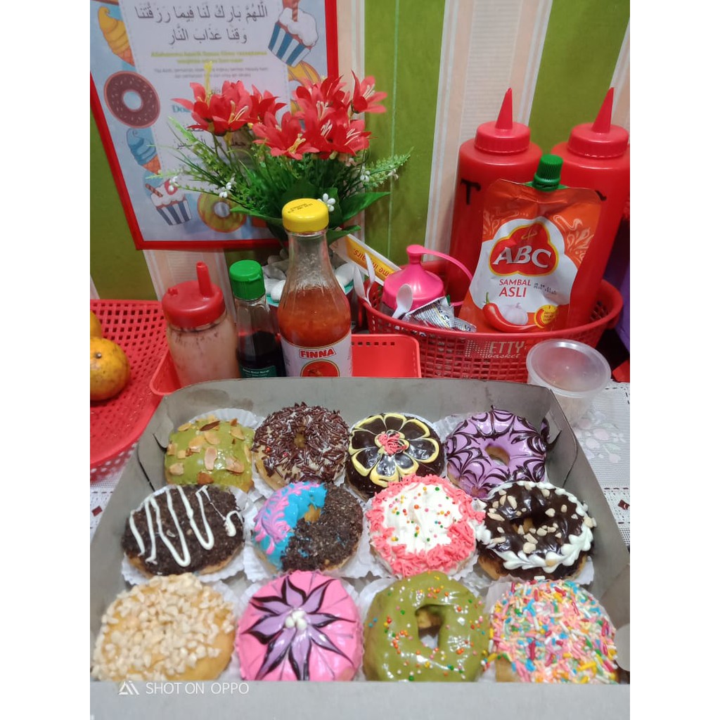 

Kue Donat Warna-warni