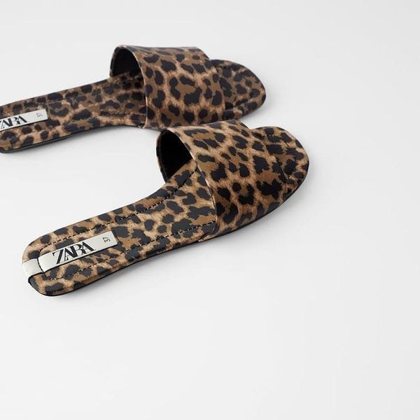 slipper leo print