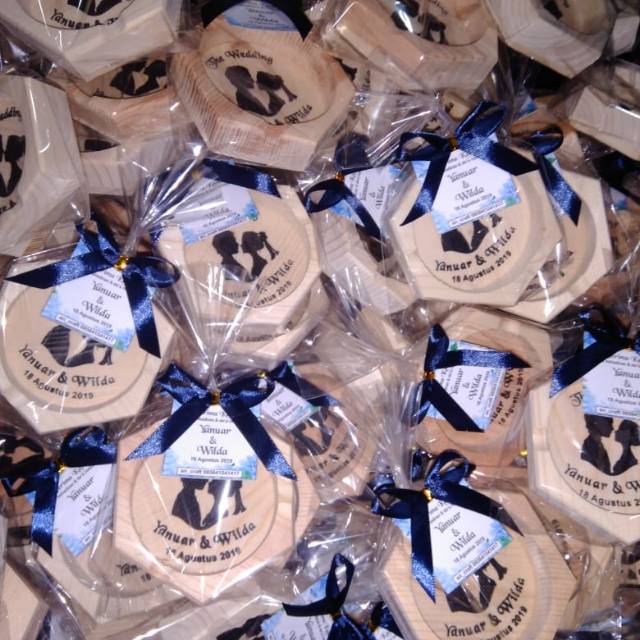 SOUVENIR ASBAK KAYU SOUVENIR KHITAN DAN PERNIKAHAN