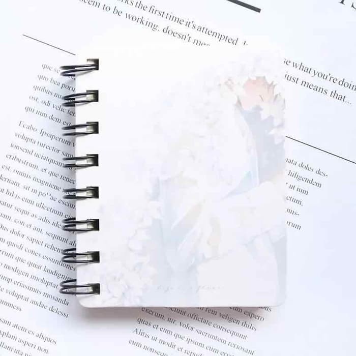 

Buku Tulis Notebook Karaker Corak Bungga dan daun Putih