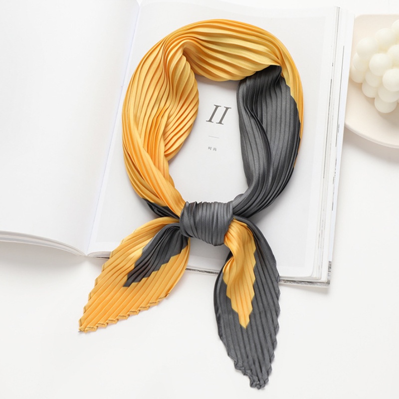 &quot;Jessie&quot; 70x70 cm Pleated Pleats Diagonal Scarf, Scarf Leher, Scarf Tas, High Grade Silk Immitation