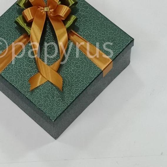 

PAPYRUS 20x20 Tinggi 5cm Kotak Kado Gift Box Hadiah KOTA KADO