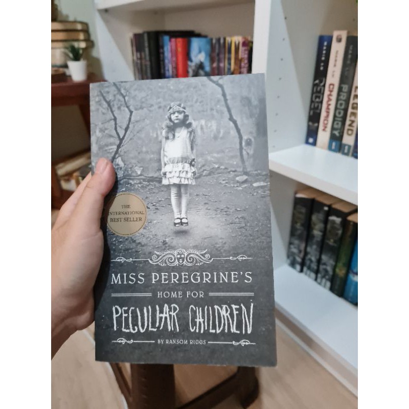 MISS PEREGRINE AND HOLLOW CITY