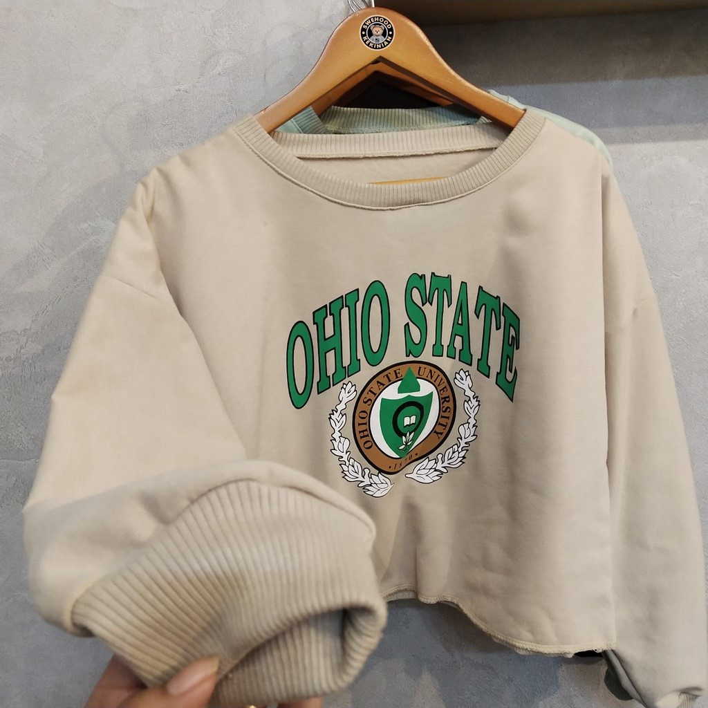 (PS) OHIO STATE Sweater Crope Ala Korea Crewneck Sweatshirt Croope Kpop Wanita Kekinian Oversize Fashion Outfit Ootd Korean Style Sweter Crewnek Switter Krop Cewe Krunek Perempuan Sweeter Crop Viral Remaja Korea Atasan Cewek Premium LD 110 PB 45 BB 45 65