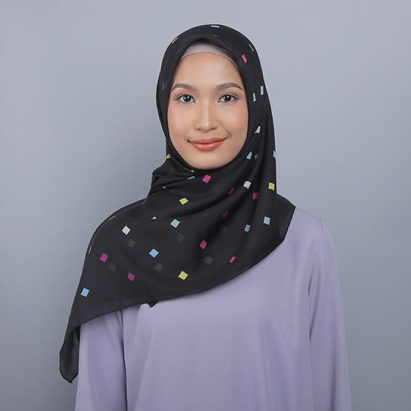 ZOYA SEGI EMPAT DEVINKA SCARF (COD)