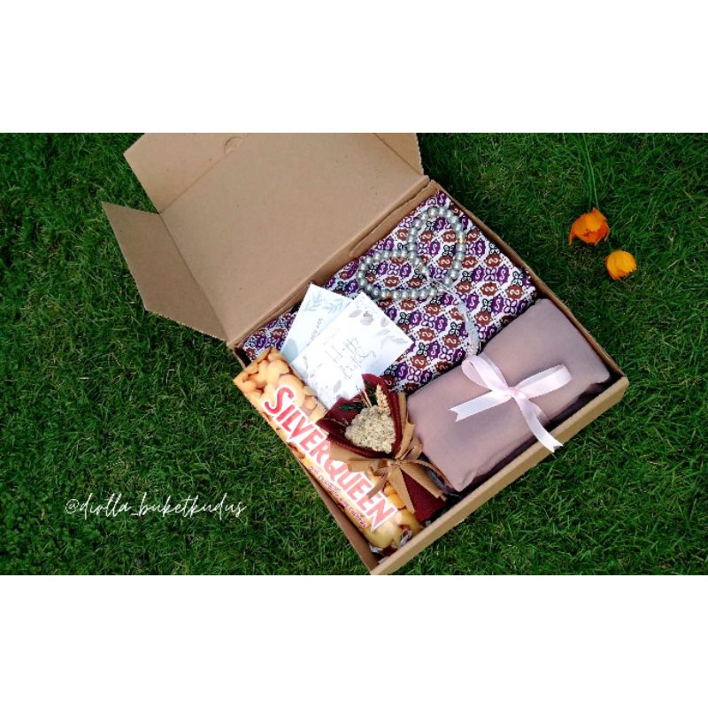 

GiftBox/Hampers/KadoUltah/KadoSpesial