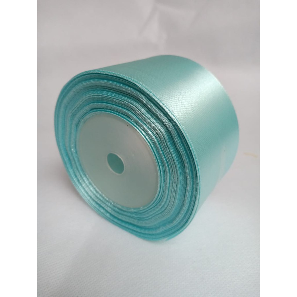 

Pita satin biru muda 2 inch / 5 cm Per roll