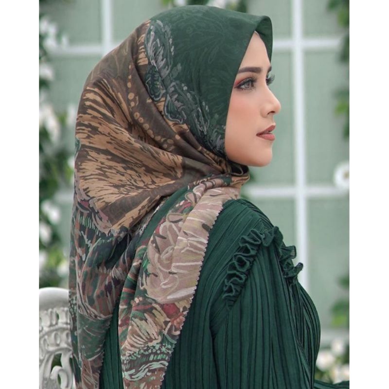 Buttonscarves farsha series in jungle