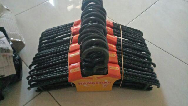 Hanger Laundry Plastik Isi 12pcs/ Gantungan Baju Hitam / Warna /gantungan Baju Dewasa / Hanger Warna