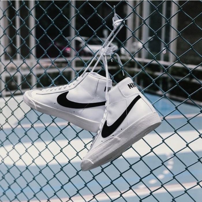 Nike Blazer Vintage Mid '77 White Black Womens