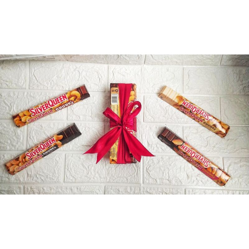 

PROMO PAKET COKLAT SILVERQUEEN CHUNKY BAR 95GR ISI 4// GIFT COKLAT SILVERQUEEN// BIRTHDAY GIFT