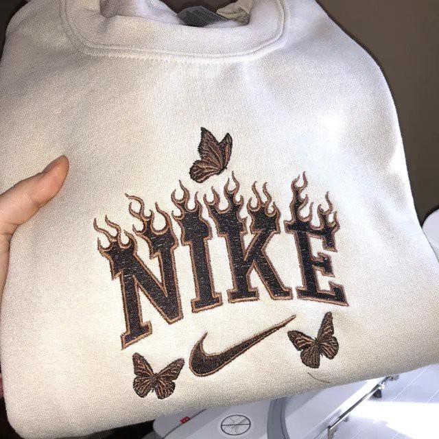 NIKE VINTAGE CUSTOMIZED SWEATER BUTTERFLY SERIES - Y2K OUTFIT - AESTHETIC STYLE - OVERSIZED