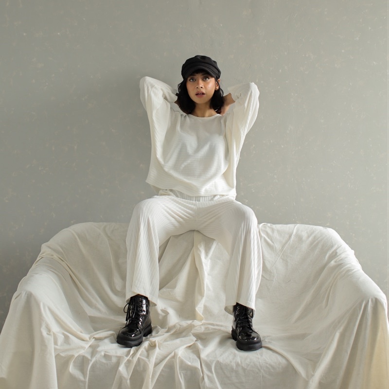 MAGNOLIA COTTON KNIT (ONESET) - by Yellowfacy-Broken White