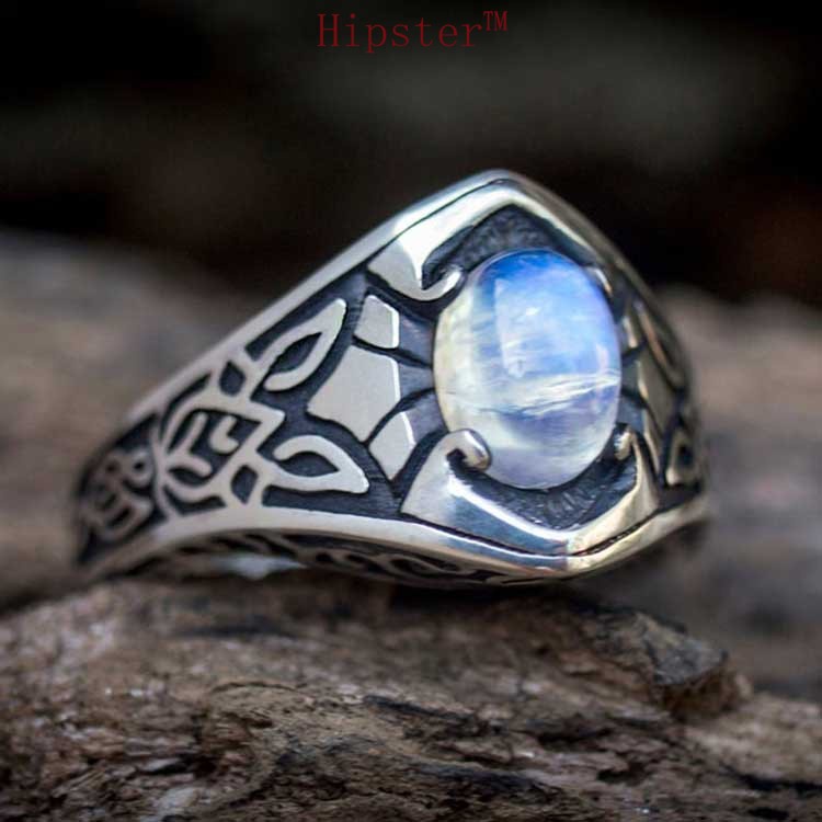 Ornamen Cincin Batu Bulan Warna-Warni