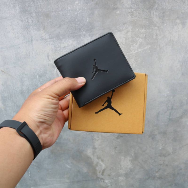 Dompet air jordan hitam