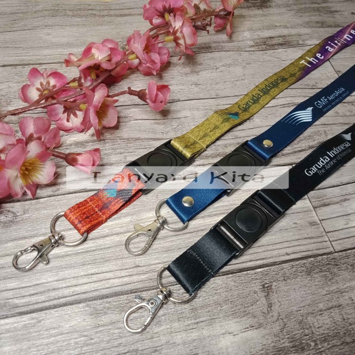 

Kusus Hari Ini Tali Lanyard Name Tag Motif Garuda Indonesia Promo