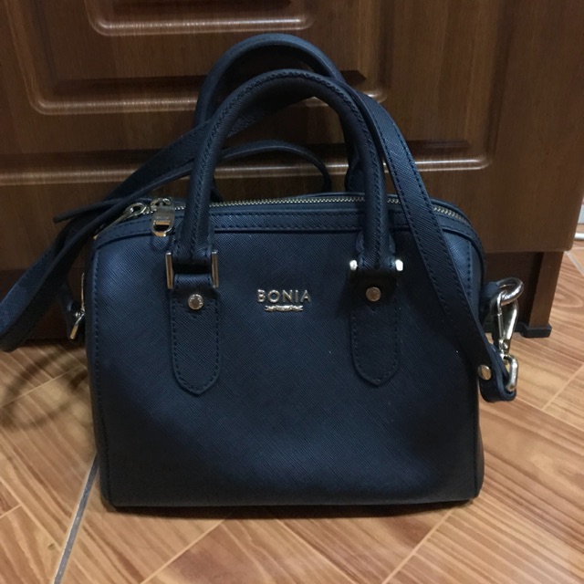 Preloved Bonia Speedy in black authentic