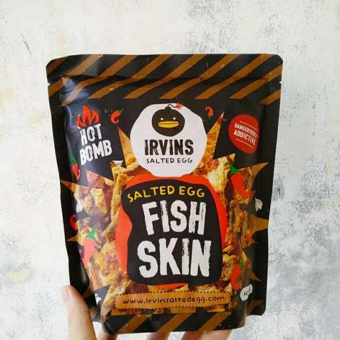 

IRVINS Hot Bomb Salted Egg Fish Skin 105 Gram (Made in Singapore) - Fish Skin - BARU