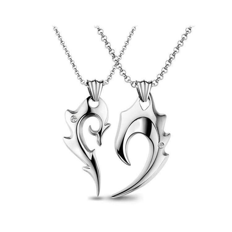 European and American Skull Stainless Steel Necklace Male Flame Pendant Pendant Sweater Chain Small Jewelry