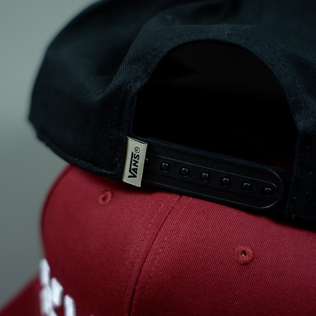 Van*s Still Embroidered Logo Snapback Hat