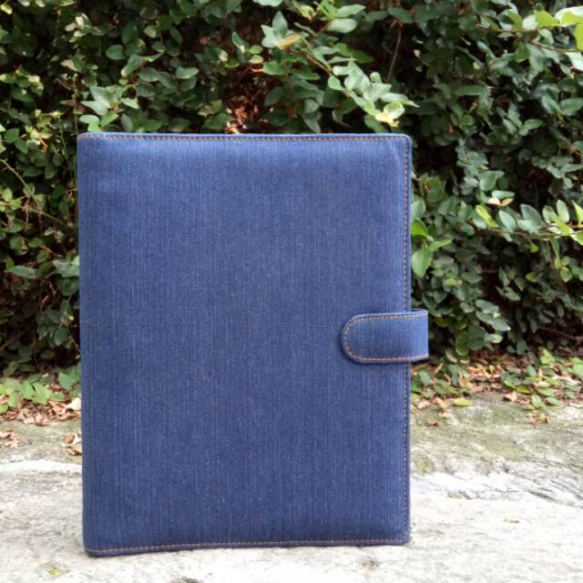 

Binder Jeans Biru