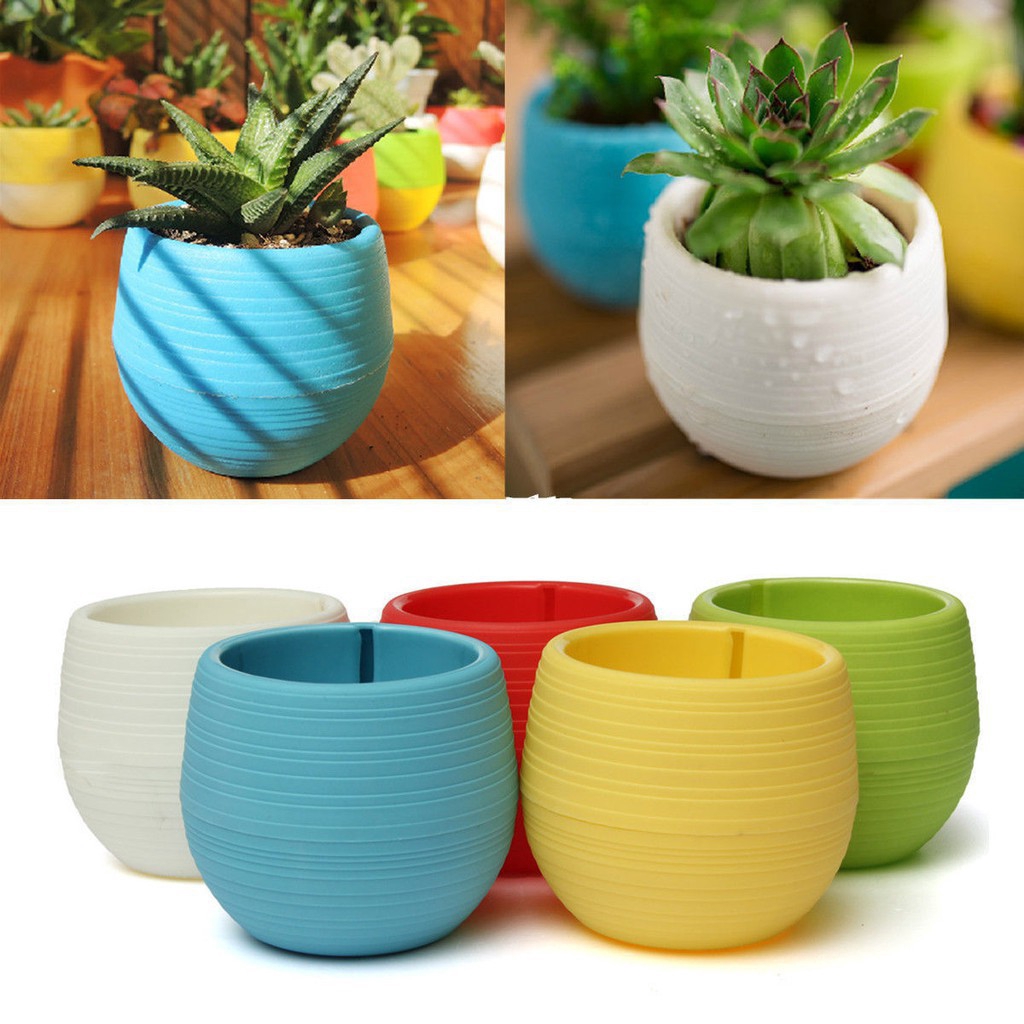 Pot Bunga Mini Bahan Plastik Warna Warni Ukuran 7 * 7cm