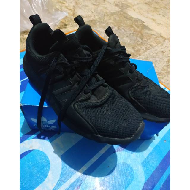 Sepatu adidas cloudfoam lite racer hitam