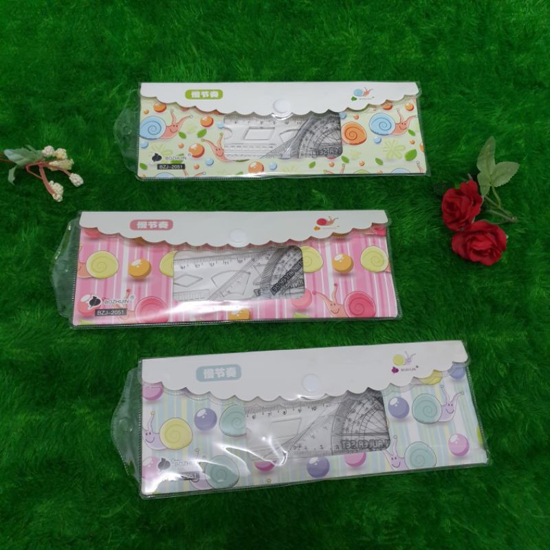 

Penggaris Set 20cm Model Dompet