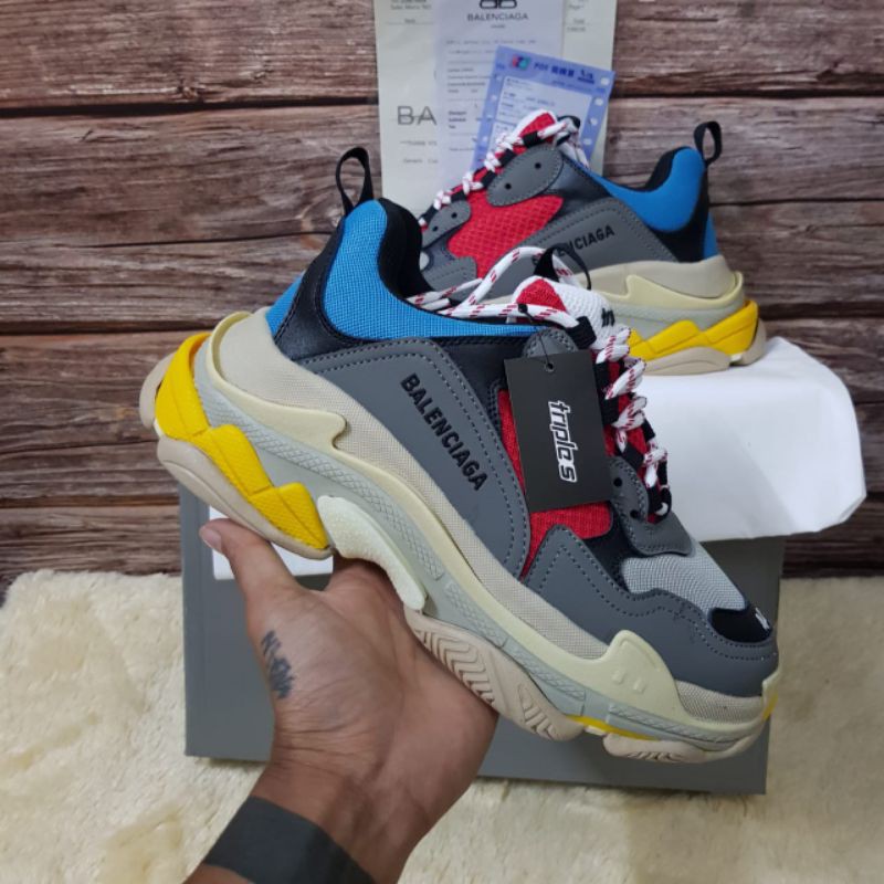 Balenciaga Triple s Red разноцветная